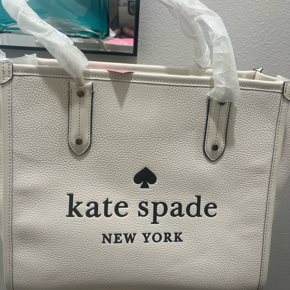 Kate Spade New York  Cream Tote Bag. Pebbled Leather.